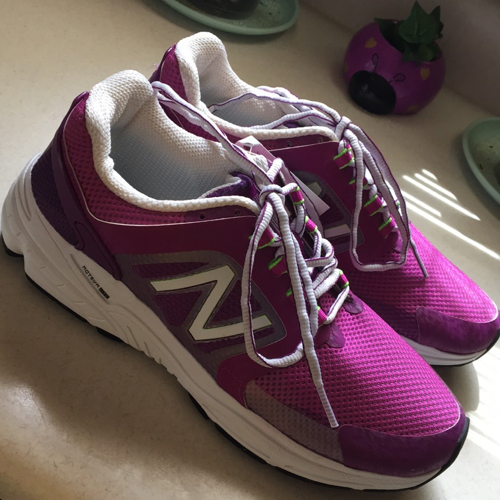 New balance shoes